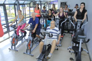 Musculação na terceira idade: compromisso com a manutenção da saúde